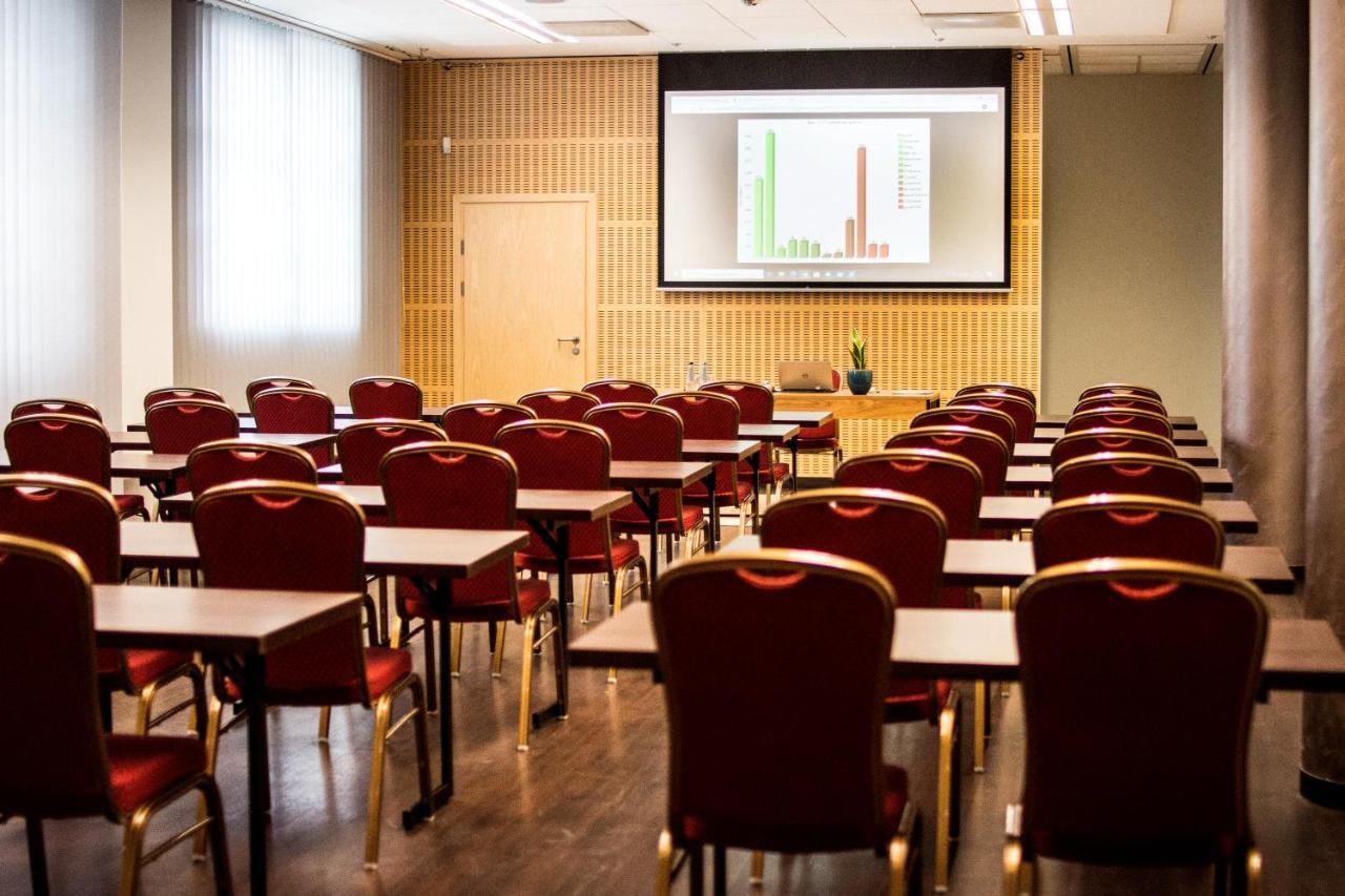Ruben Hotel Zielona Gora Екстер'єр фото