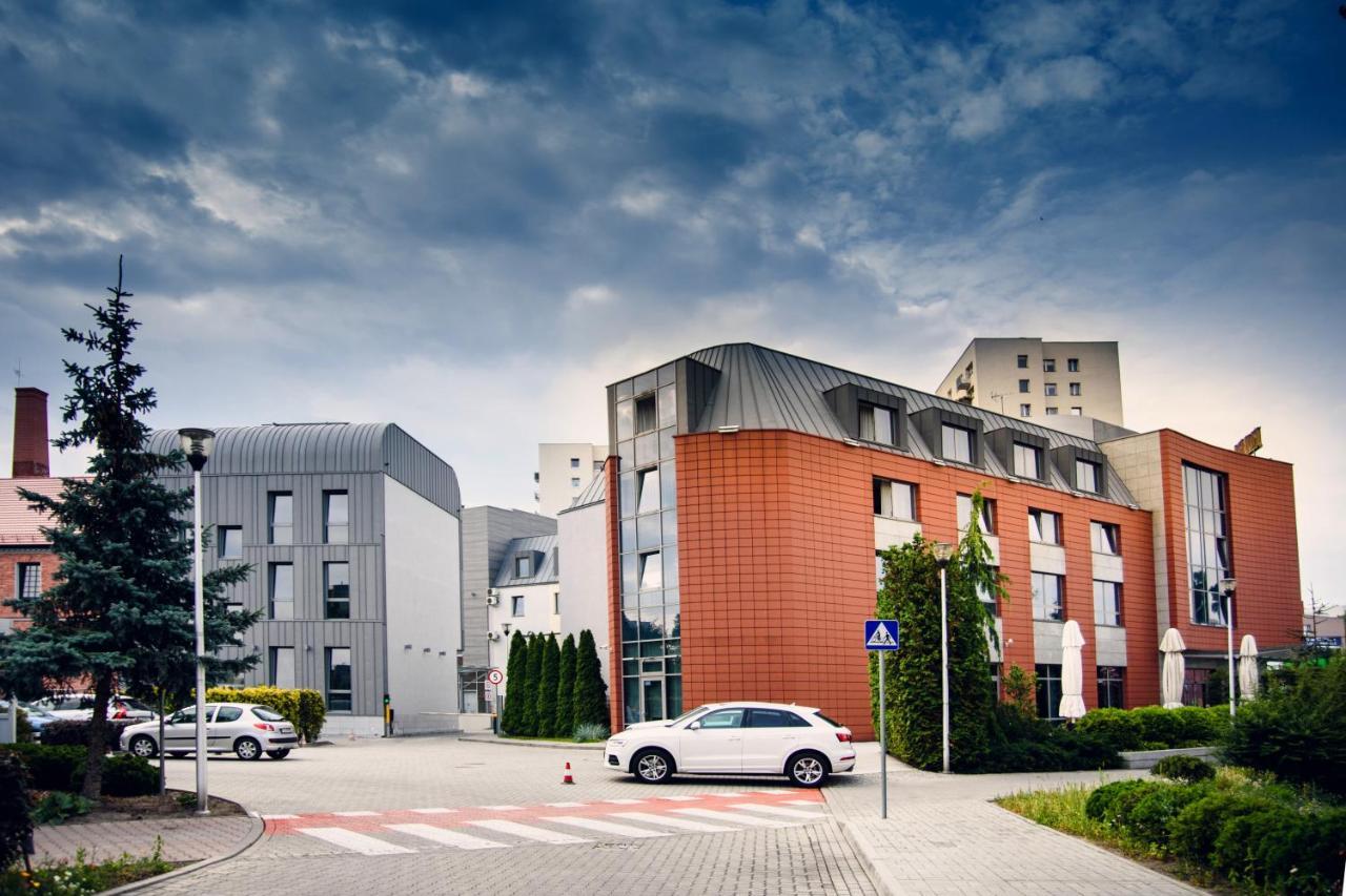 Ruben Hotel Zielona Gora Екстер'єр фото