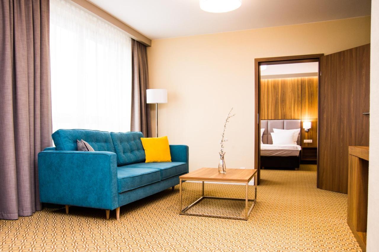 Ruben Hotel Zielona Gora Екстер'єр фото