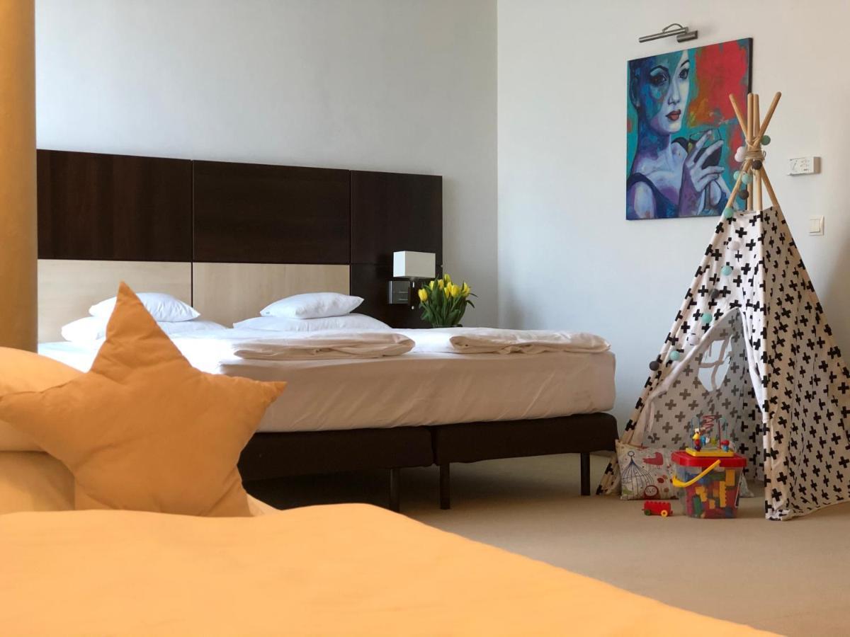 Ruben Hotel Zielona Gora Екстер'єр фото