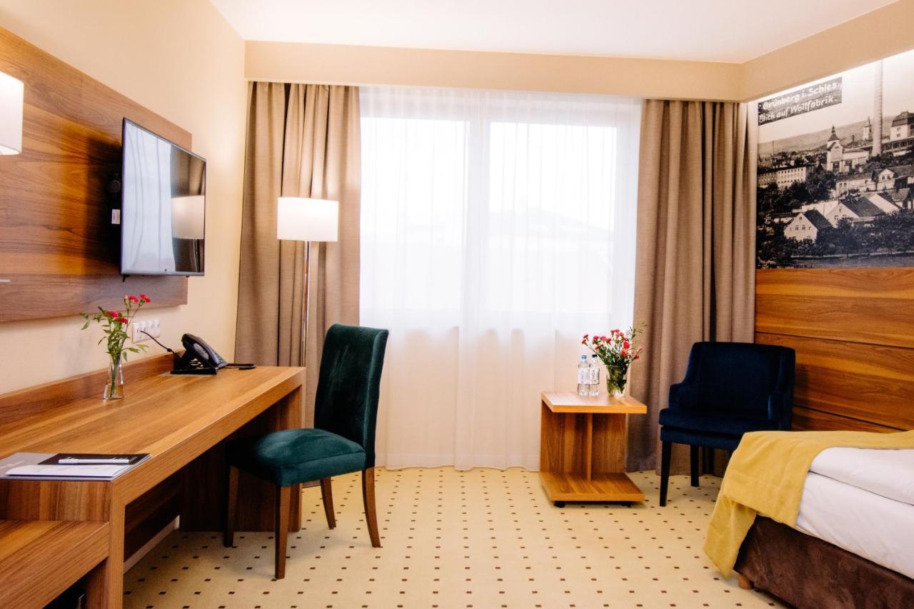 Ruben Hotel Zielona Gora Екстер'єр фото