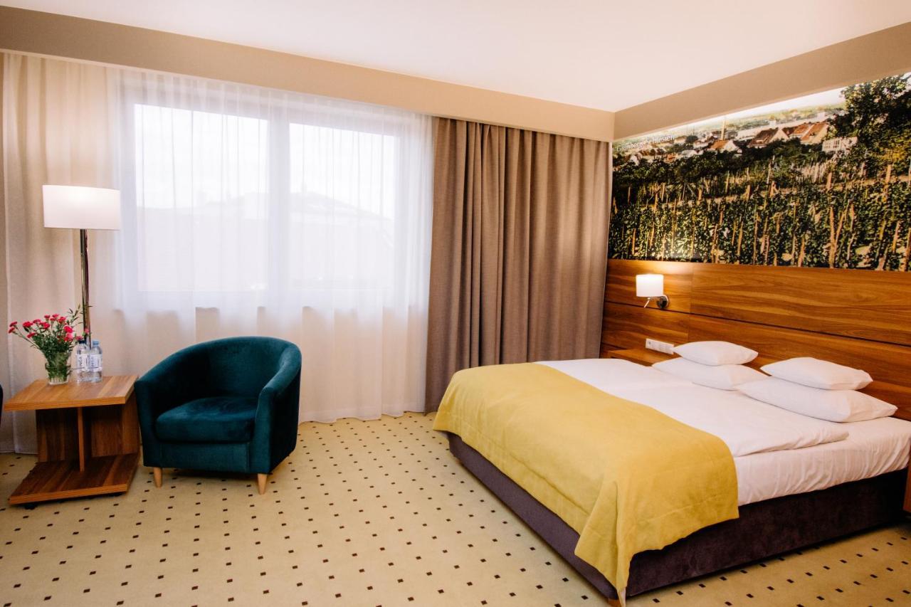 Ruben Hotel Zielona Gora Екстер'єр фото