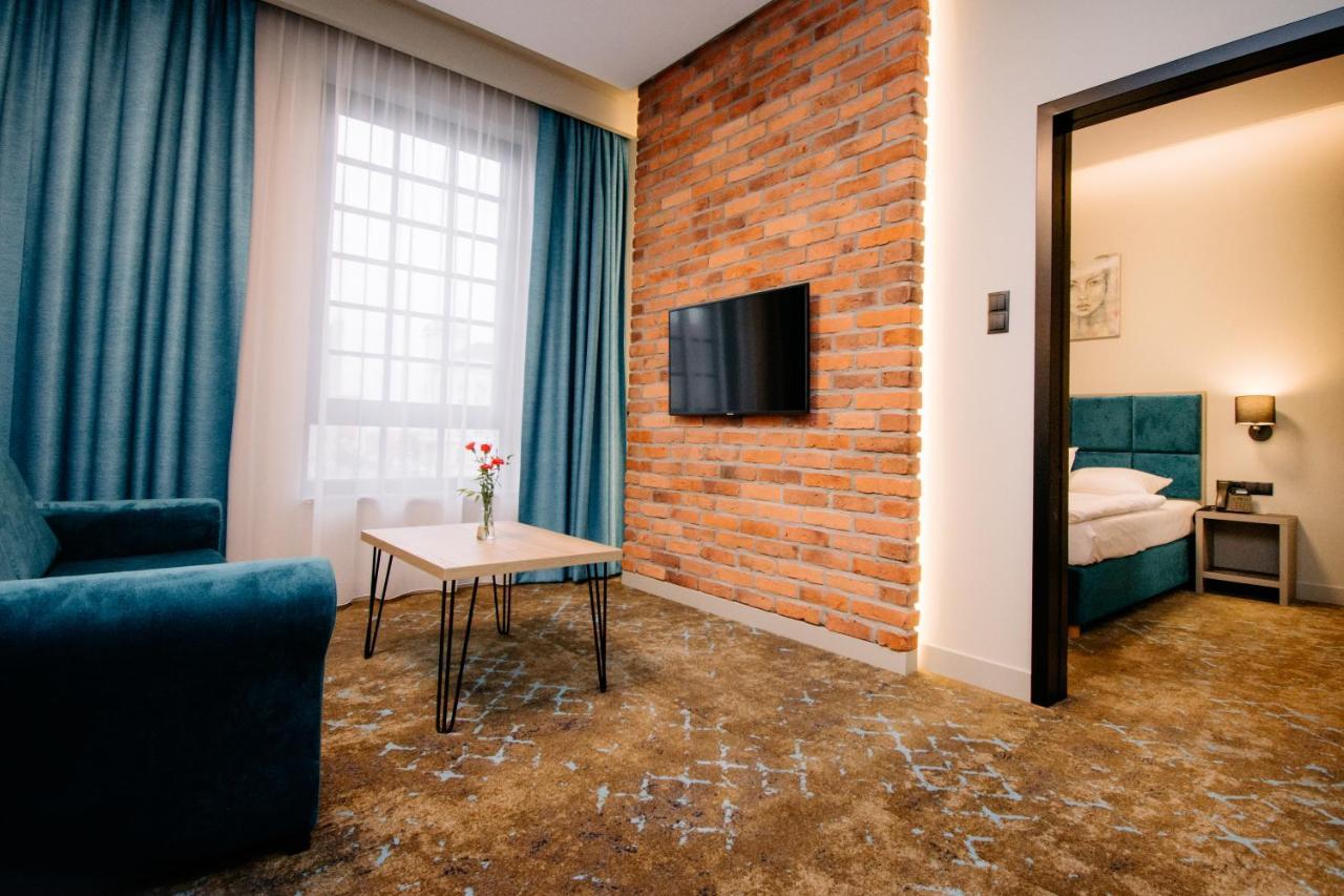 Ruben Hotel Zielona Gora Екстер'єр фото