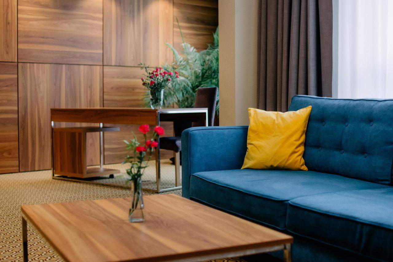 Ruben Hotel Zielona Gora Екстер'єр фото