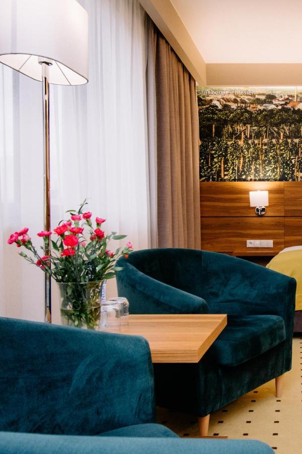 Ruben Hotel Zielona Gora Екстер'єр фото
