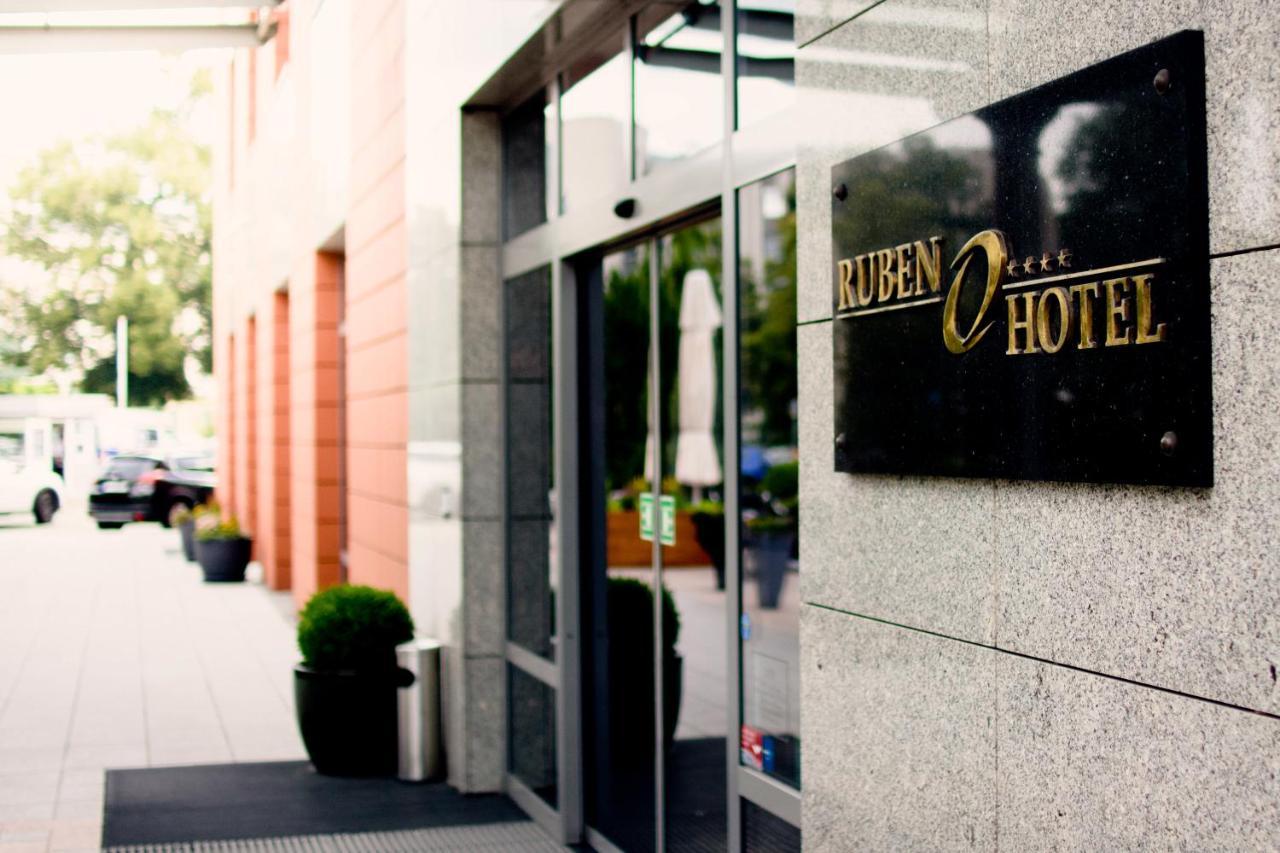 Ruben Hotel Zielona Gora Екстер'єр фото