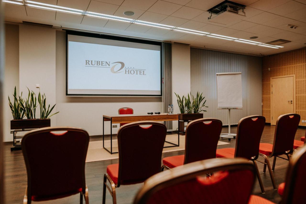 Ruben Hotel Zielona Gora Екстер'єр фото