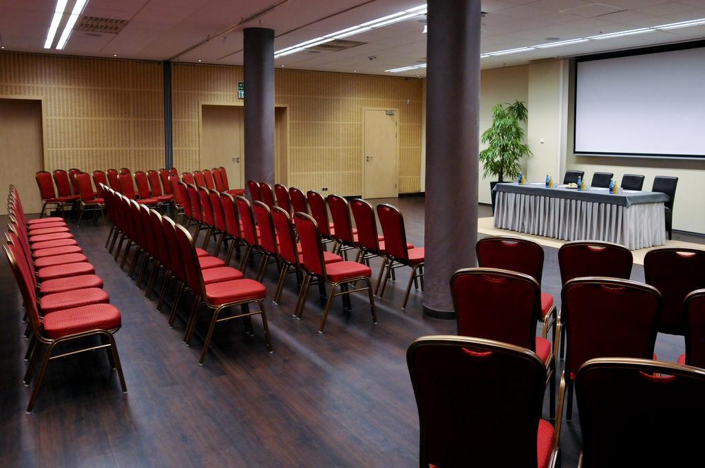 Ruben Hotel Zielona Gora Екстер'єр фото