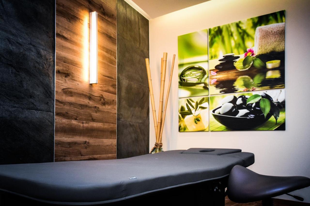 Ruben Hotel Zielona Gora Екстер'єр фото