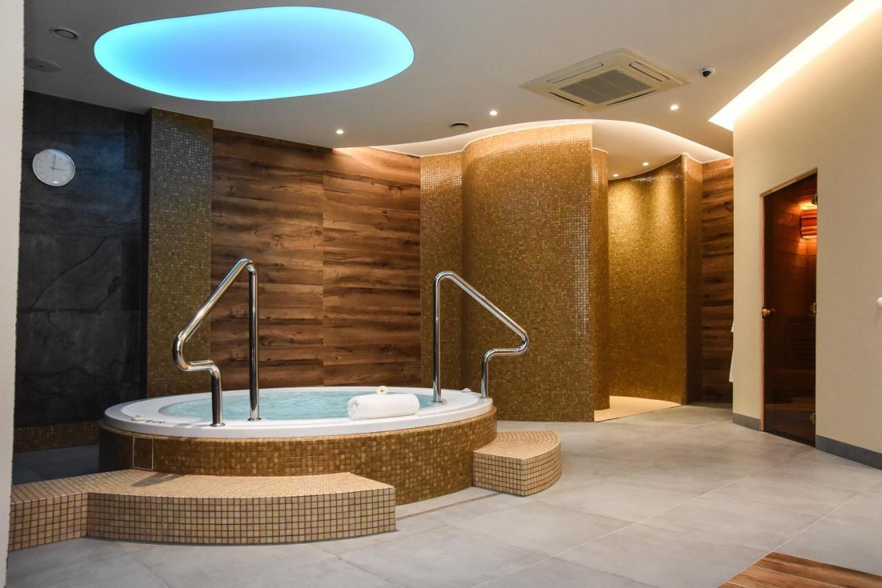 Ruben Hotel Zielona Gora Екстер'єр фото